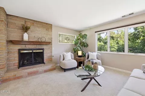 Living - 379 Foothill Dr, Fillmore, CA 93015 photo 2 of 4
