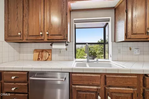 Kitchen - 379 Foothill Dr, Fillmore, CA 93015 photo 5 of 5