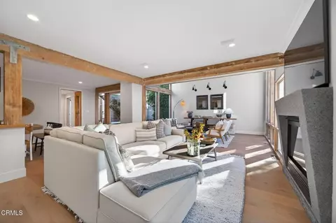 Living - 5015 Marlin Way, Oxnard, CA 93035 photo 5 of 6