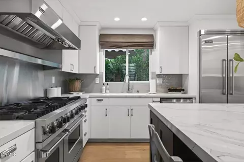 Kitchen - 5015 Marlin Way, Oxnard, CA 93035 photo 5 of 6