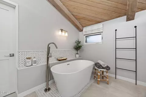 Bath - 5015 Marlin Way, Oxnard, CA 93035 photo 3 of 11