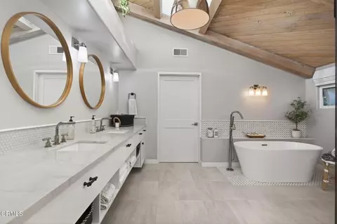 Bath - 5015 Marlin Way, Oxnard, CA 93035 photo 1 of 11