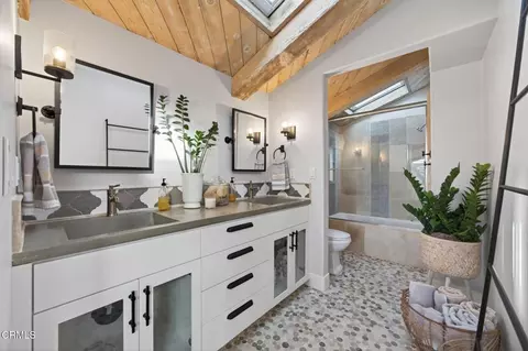 Bath - 5015 Marlin Way, Oxnard, CA 93035 photo 6 of 11
