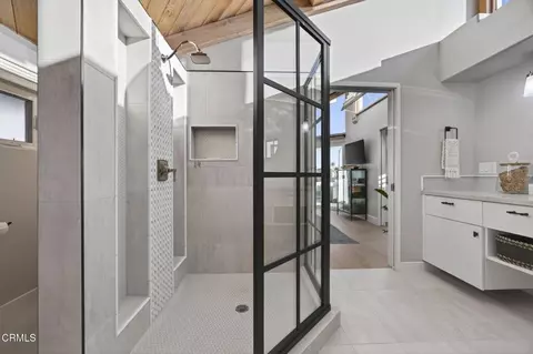 Bath - 5015 Marlin Way, Oxnard, CA 93035 photo 4 of 11