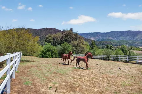 Exterior - 550 Buckboard Ln, Ojai, CA 93023 photo 3 of 15