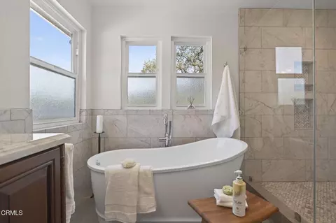 Bath - 550 Buckboard Ln, Ojai, CA 93023 photo 2 of 6