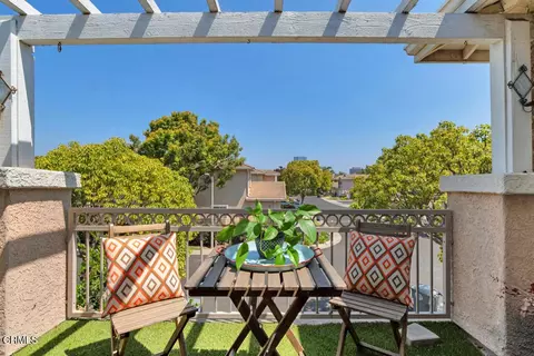 Exterior - 232 Bolero Ln, Oxnard, CA 93036 photo 3 of 6