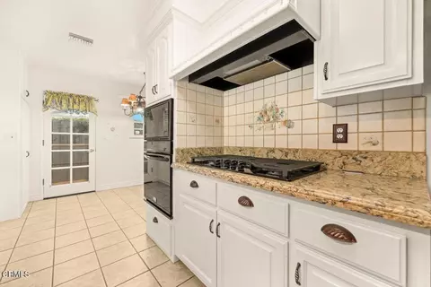 Kitchen - 413 Descanso Ave, Ojai, CA 93023 photo 3 of 5