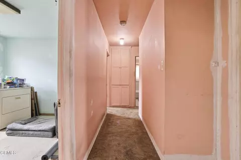 Entry Way - 456 E Poplar St, Oxnard, CA 93033 photo 1 of 2