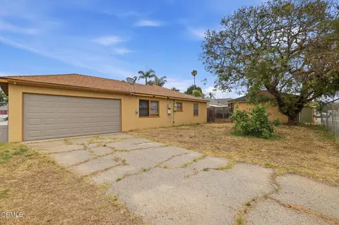 Exterior - 456 E Poplar St, Oxnard, CA 93033 photo 5 of 7
