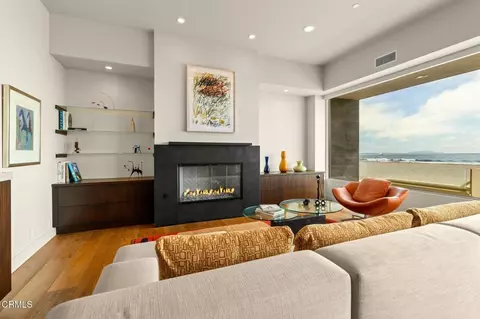 Living - 827 Mandalay Beach Rd, Oxnard, CA 93035 photo 2 of 2