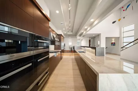 Kitchen - 827 Mandalay Beach Rd, Oxnard, CA 93035 photo 3 of 4