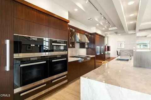 Kitchen - 827 Mandalay Beach Rd, Oxnard, CA 93035 photo 2 of 4