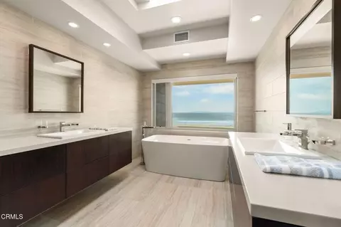 Bath - 827 Mandalay Beach Rd, Oxnard, CA 93035 photo 5 of 8