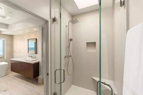 Bath - 827 Mandalay Beach Rd, Oxnard, CA 93035 photo 7 of 8
