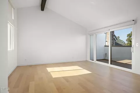 Living - 2350 Monaco Dr, Oxnard, CA 93035 photo 4 of 4