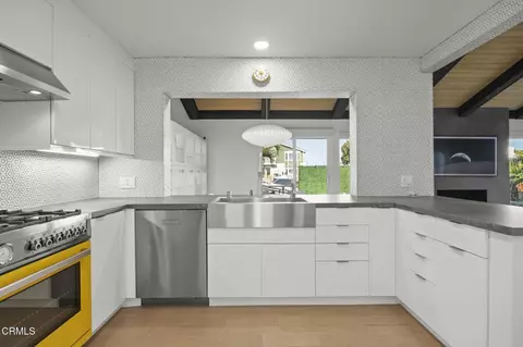 Kitchen - 2350 Monaco Dr, Oxnard, CA 93035 photo 1 of 5