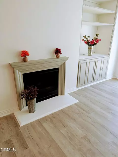 Living - 417 Spring Park Rd, Camarillo, CA 93012 photo 1 of 1