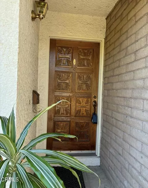 Entry Way - 692 Mccarty Ave, Mountain View, CA 94041 photo 7 of 9