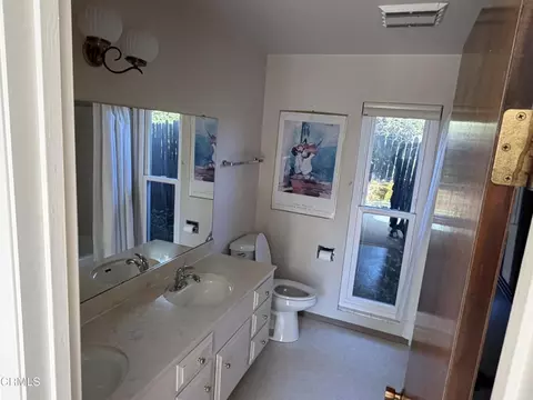 Bath - 692 Mccarty Ave, Mountain View, CA 94041 photo 2 of 4