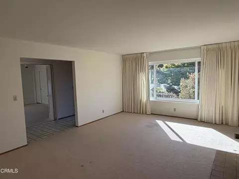 Living - 692 Mccarty Ave, Mountain View, CA 94041 photo 5 of 7