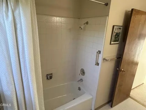Bath - 692 Mccarty Ave, Mountain View, CA 94041 photo 3 of 4