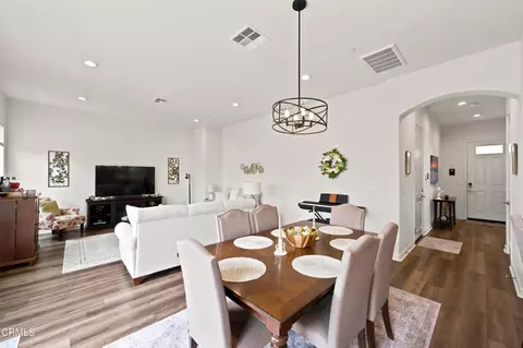 Dining - 1639 Range Rd, Oxnard, CA 93036 photo 2 of 5