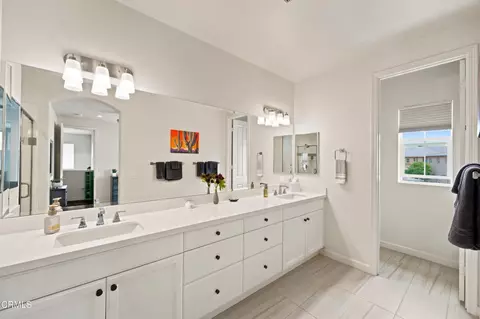 Bath - 1639 Range Rd, Oxnard, CA 93036 photo 2 of 4