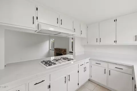 Kitchen - 3450 Pier Walk, Oxnard, CA 93035 photo 2 of 3