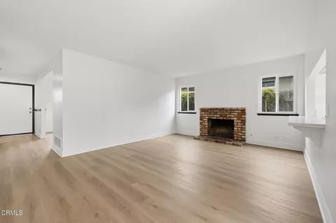 Living - 3450 Pier Walk, Oxnard, CA 93035 photo 7 of 9
