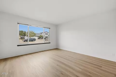 Living - 3450 Pier Walk, Oxnard, CA 93035 photo 2 of 9