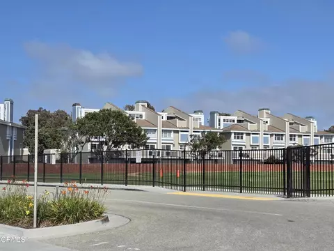 Exterior - 2831 Harbor Blvd, Oxnard, CA 93035 photo 1 of 3