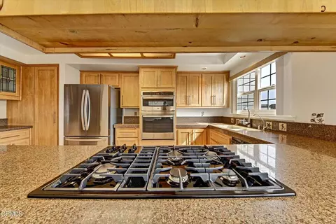 Kitchen - 2831 Harbor Blvd, Oxnard, CA 93035 photo 4 of 5
