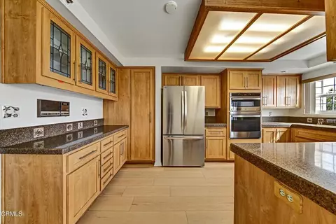 Kitchen - 2831 Harbor Blvd, Oxnard, CA 93035 photo 2 of 5