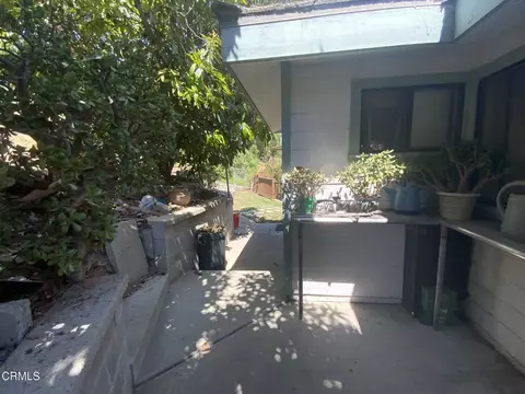 Exterior - 377 N Loop Dr N, Camarillo, CA 93010 photo 4 of 9