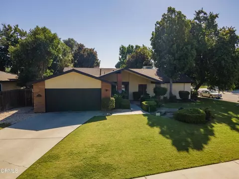 2601 Barrington St, Bakersfield, CA 93309
