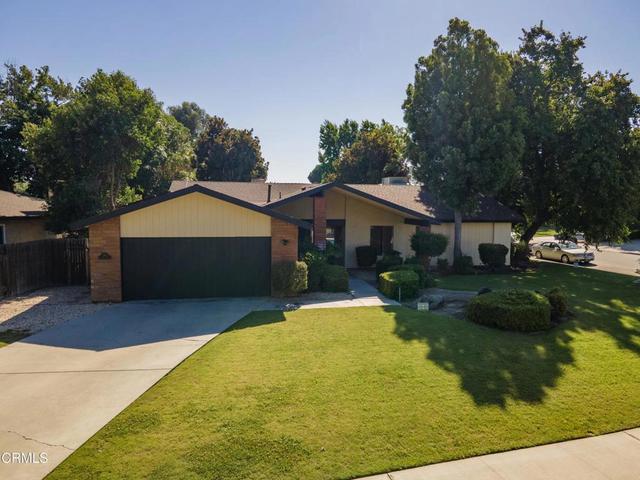 2601 Barrington St, Bakersfield, CA 93309