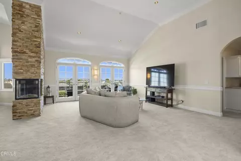 Living - 4252 Harbour Island Ln, Oxnard, CA 93035 photo 2 of 4