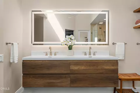 Bath - 4252 Harbour Island Ln, Oxnard, CA 93035 photo 4 of 6