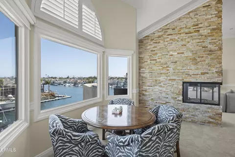 Dining - 4252 Harbour Island Ln, Oxnard, CA 93035 photo 4 of 7