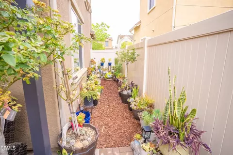 Exterior - 544 Nile River Dr, Oxnard, CA 93036 photo 4 of 8