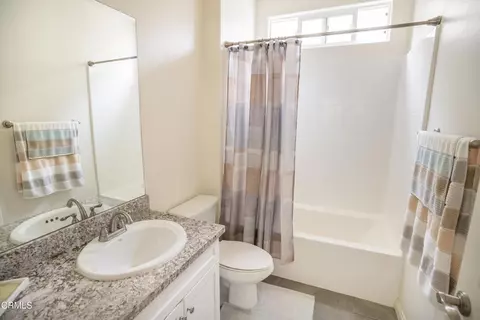 Bath - 544 Nile River Dr, Oxnard, CA 93036 photo 3 of 3