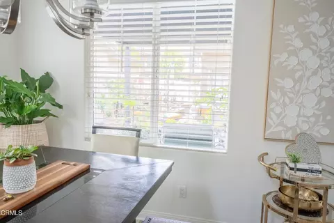 Dining - 544 Nile River Dr, Oxnard, CA 93036 photo 2 of 4