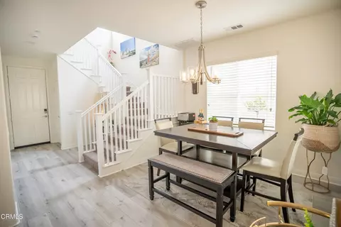 Entry Way - 544 Nile River Dr, Oxnard, CA 93036 photo 2 of 9