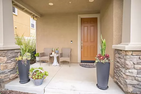 Exterior - 544 Nile River Dr, Oxnard, CA 93036 photo 7 of 8