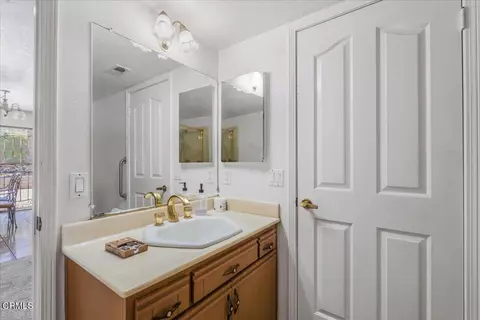 Bath - 1600 Holly Ave, Oxnard, CA 93036 photo 2 of 5