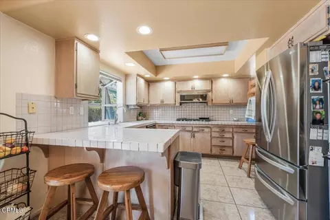 Kitchen - 1600 Holly Ave, Oxnard, CA 93036 photo 2 of 6