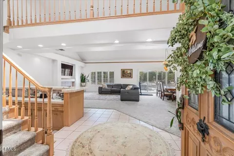 Entry Way - 1600 Holly Ave, Oxnard, CA 93036 photo 2 of 12