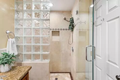 Bath - 4620 Falkirk Bay, Oxnard, CA 93035 photo 2 of 7