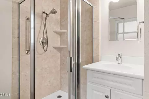 Bath - 25 Hill St, Oak View, CA 93022 photo 2 of 2